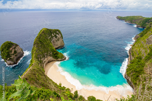 Kelingking Beach auf der Nusa Penida vor Bali