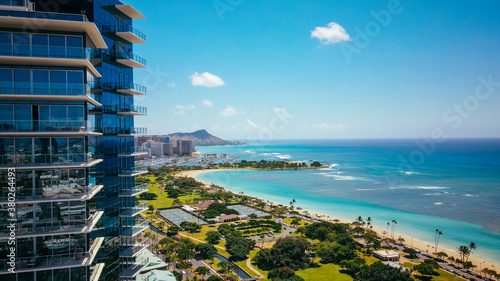 Foto Aerial ALA MOANA BEACH PARK HONOLULU OAHU HAWAII,  Beautiful Coastal City