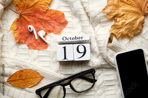 Φωτογραφία nineteenth day of autumn month calendar october