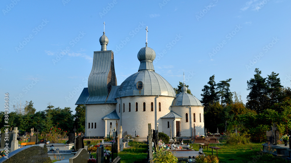 Obraz premium ordained in 1997, the temple Orthodox chapel dedicated to the holy martyr of Paraskieva in the village of Rajsk in Podlasie, Poland