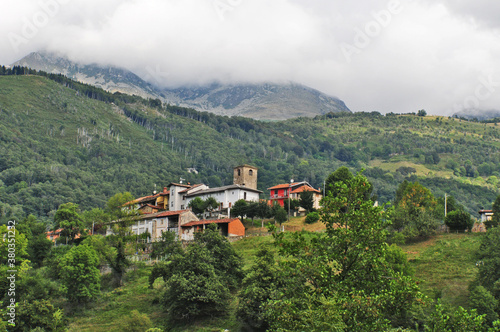 Donato, borgo della Serra Morenica di Ivrea e Biella