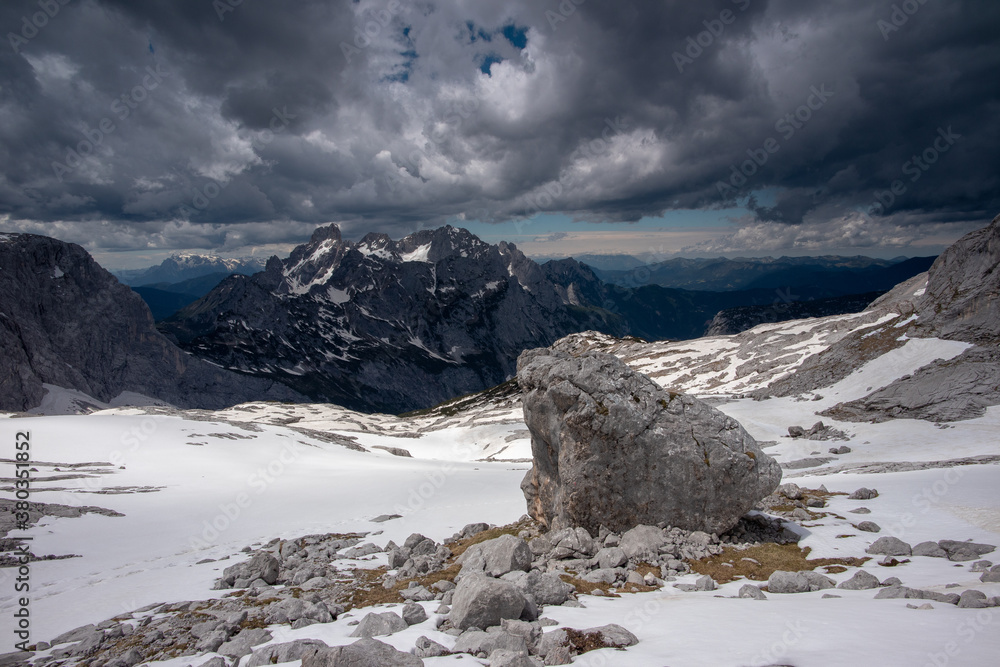 Fototapeta premium snowy mountain landscape
