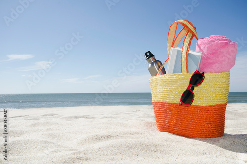 Wallpaper Mural Beach bag with accessories Torontodigital.ca