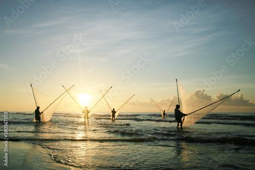 Nam Dinh, VIETNAM - August 1 :. Fishermen working in the fishing village of Hai Hau, Vietnam on August 1, 2014 in Hai Hau district, Nam Dinh .