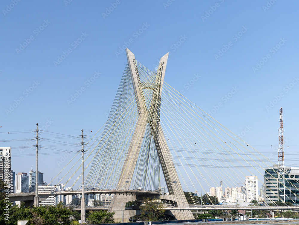 Obraz premium Estaiada Bridge