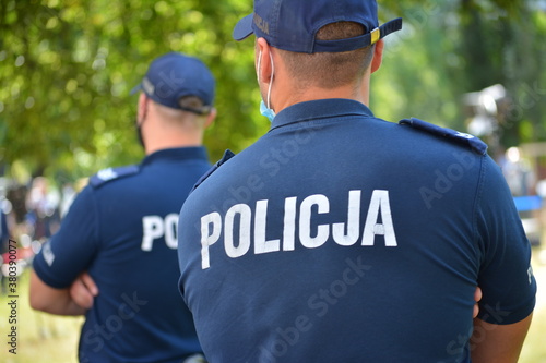 Polska Policja na służbie. 