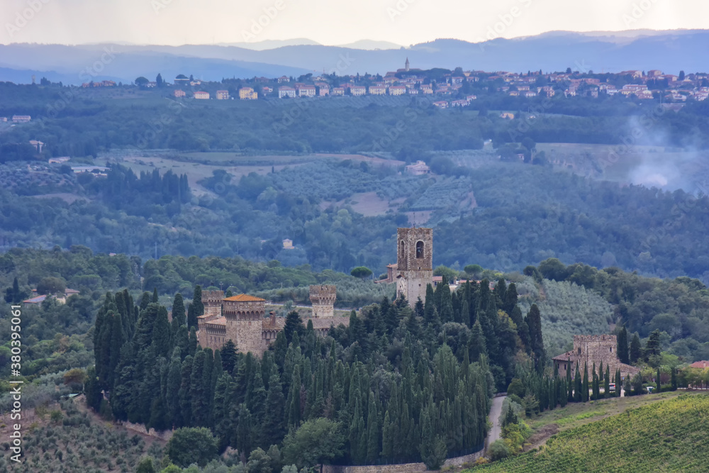 Fototapeta premium Castillo en la Toscana