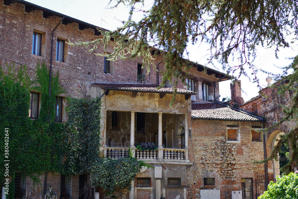 Balcon d'une ancienne demeure