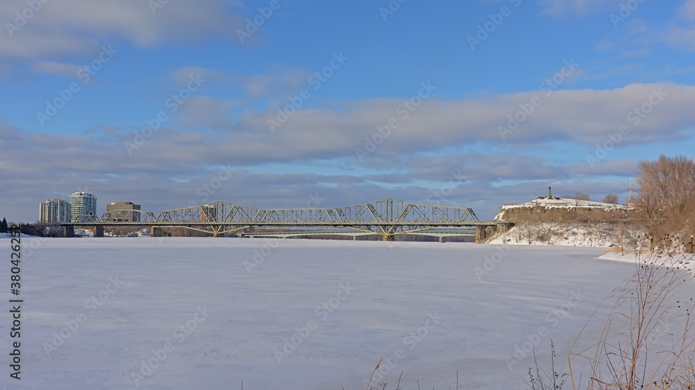 Alexandra interprovincial bridge over Ottawa river 