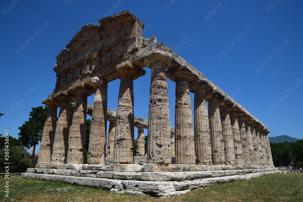 Paestum - Il tempio di Atena 