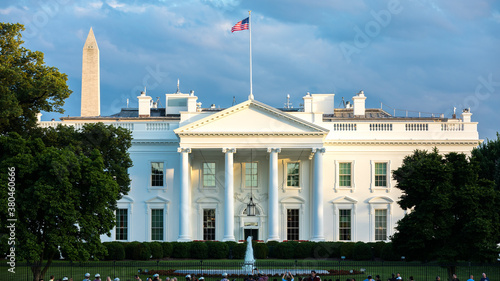 Quadro su tela The White House in Washington DC in Afternoon