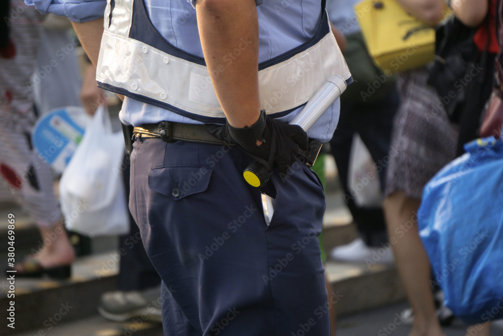 夏祭り 警察官
夏祭り 警察官