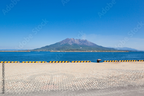 Tapety artystyczne 鹿児島北埠頭から見る桜島