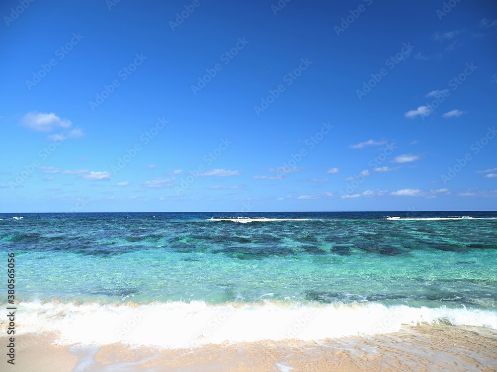 沖縄県・与那国島・六畳ビーチ 沖縄県・与那国島・六畳ビーチ