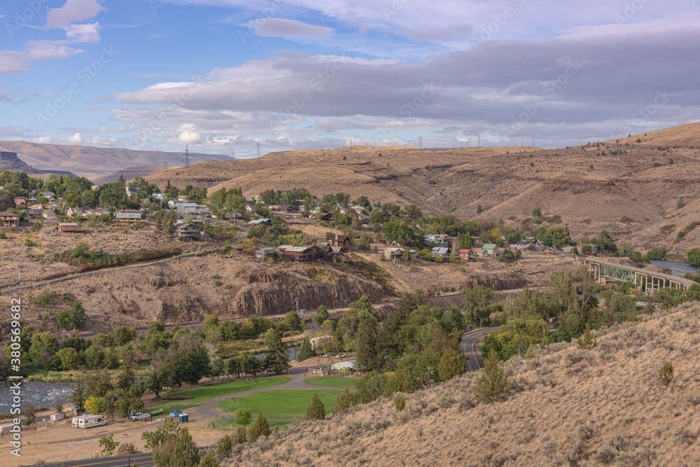 Town of Maupin Oregon pacific Northwest. Town of Maupin Oregon pacific Northwest.
