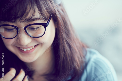 メガネをかけた女性