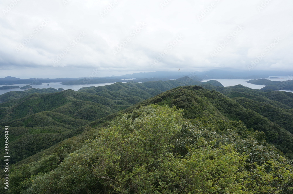 Fototapeta premium 대마도 정상에서 보는 절경