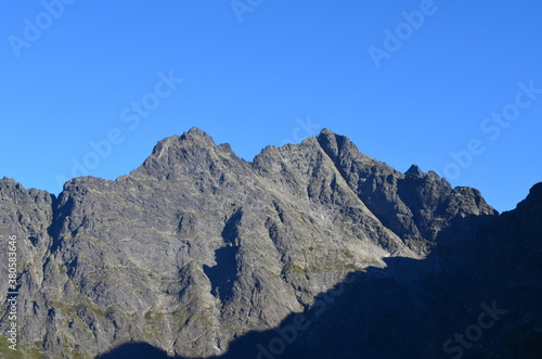 Rysy i Niżne Rysy -  panorama szczytów w Tatrach od polskiej strpny © Ewa