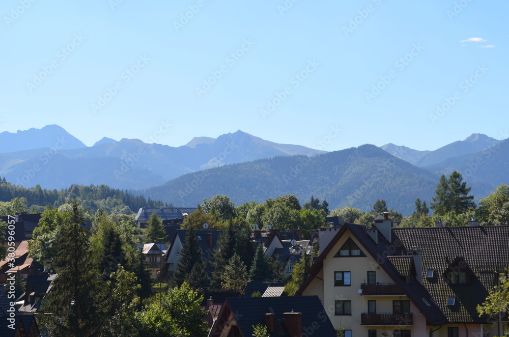Obraz premium Tatry - widok z Zakopanego Kotelnicy, Polska