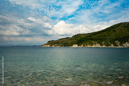 Fototapeta Naklejka Na Ścianę i Meble -  Marine landscape with views of the mountains and coastline.