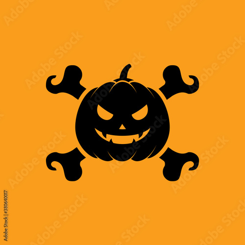 Feliz Halloween. Truco o Trato. Silueta de calabaza de Halloween con huesos cruzados en fondo naranja