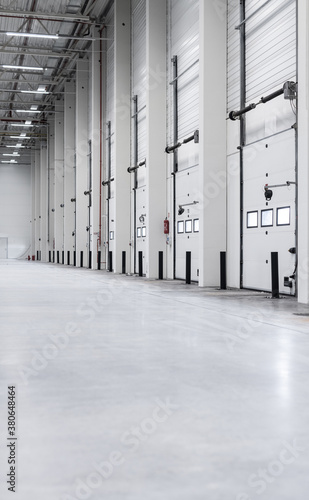 Obraz na płótnie Lagerdocks - neue Industriehalle - Logistikzentrum w salonie