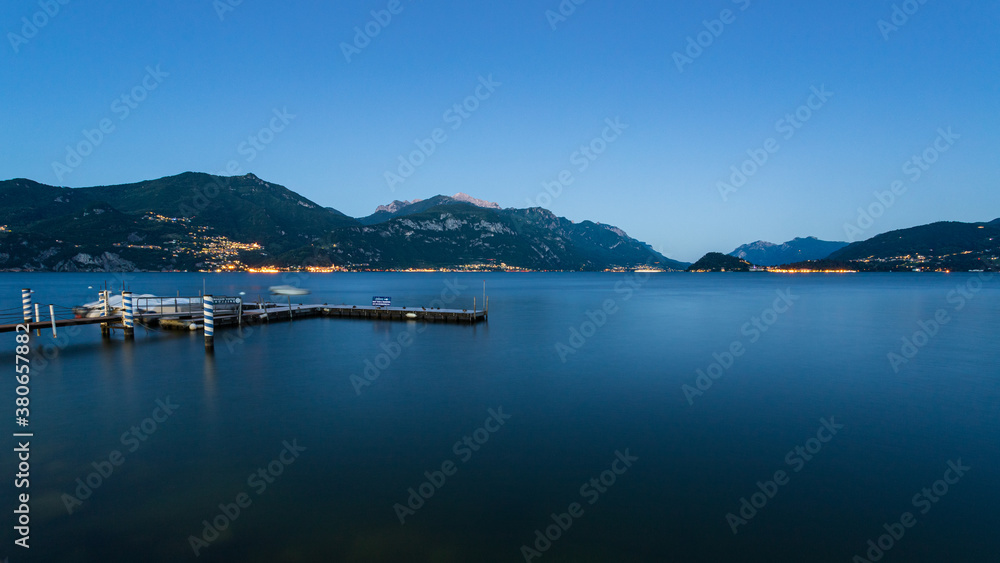 Lago di Como con il promontorio di Bellagio fotografati da Menaggio