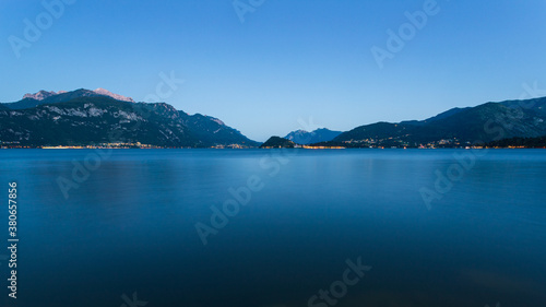 Lago di Como con il promontorio di Bellagio fotografati da Menaggio