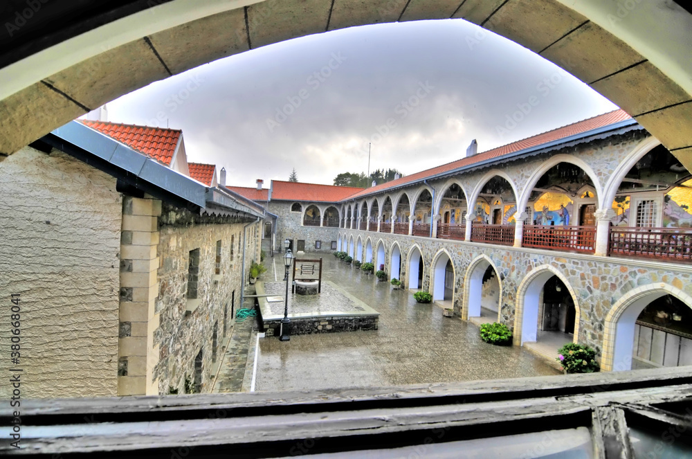 Φωτογραφία Kykkos Monastery -  one of the wealthiest and best-known monasteries in Cyprus