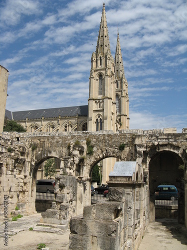 Eglise sainte-baudile de Nîmes photo