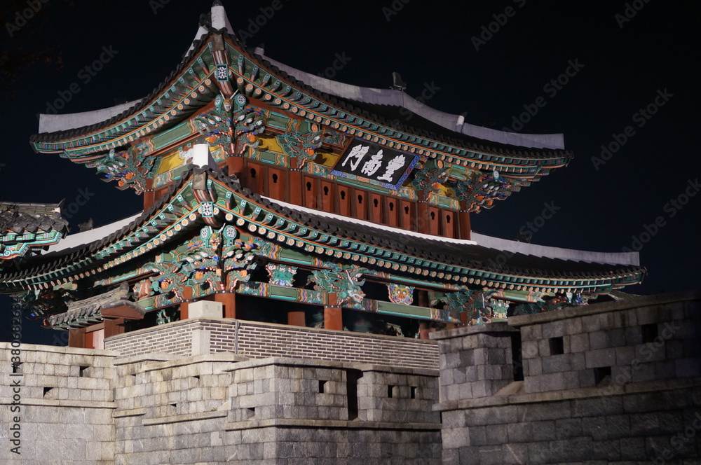 Obraz premium 전주 한옥마을 야시장 먹거리들