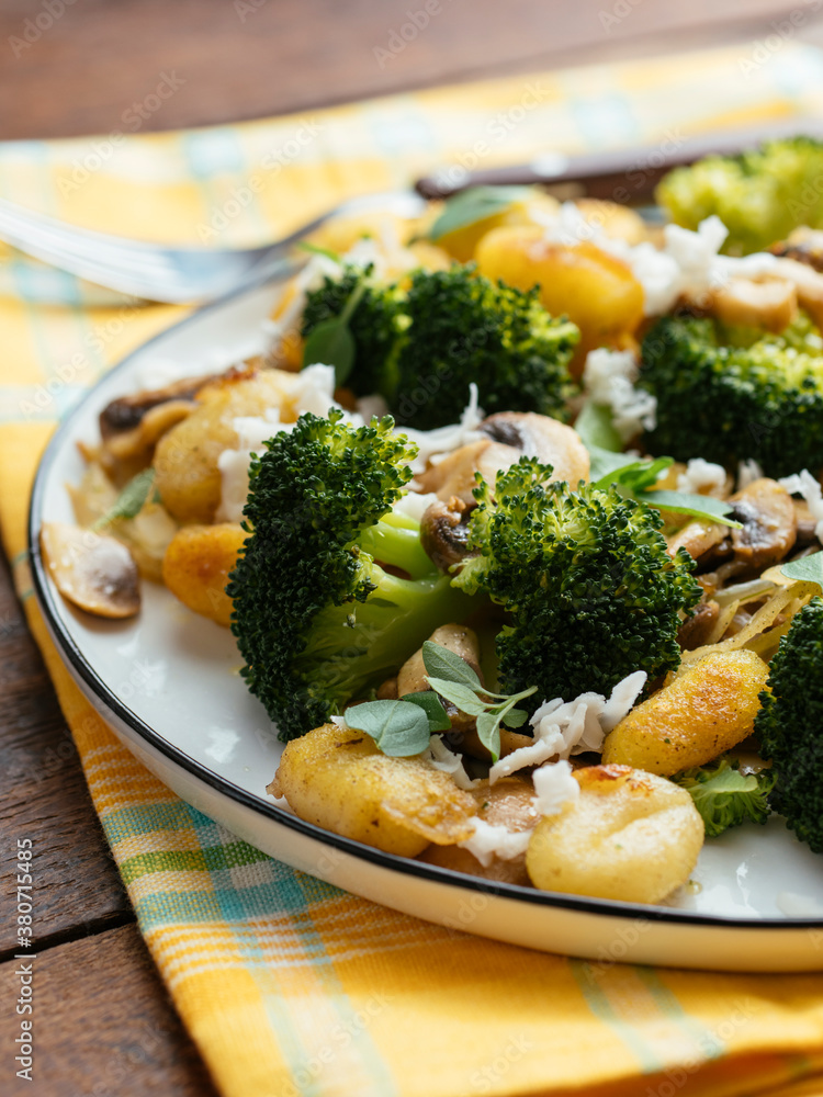 Lemony Gnocchi with Broccoli and Mushrooms Lemony Gnocchi with Broccoli and Mushrooms