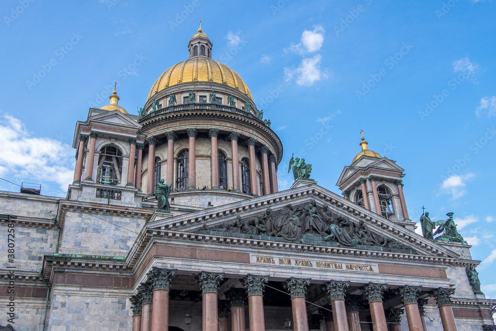 Vista de la catedral de San Isaac en la ciudad de San Petersburgo, Rusia