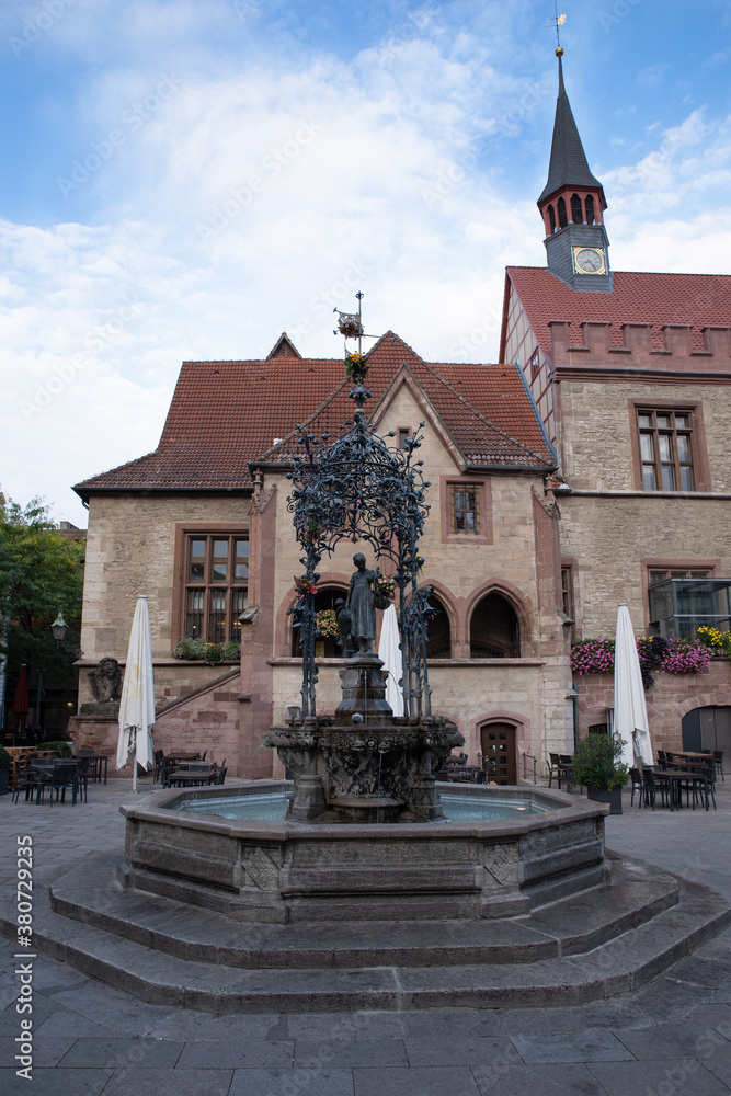 Gänseliesel-Brunnen in Göttingen. Wahrzeichen der Stadt. 