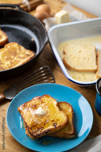 cooking french toast with iron skillet pan