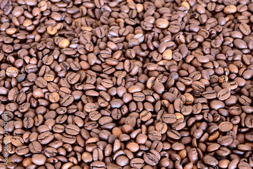 roasted coffee beans ready to grind
