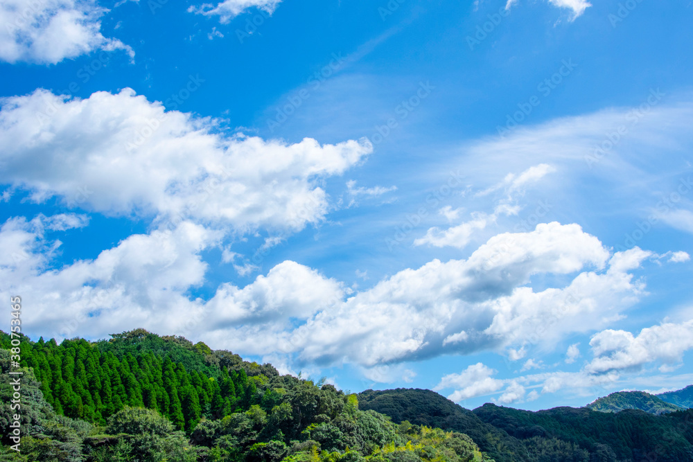 青空と太陽と田園風景 鹿児島県出水市 青空と太陽と田園風景 鹿児島県出水市