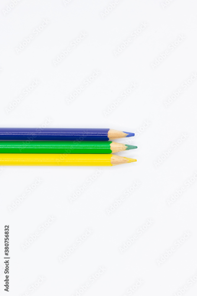 Naklejka premium color pencils isolated on white background