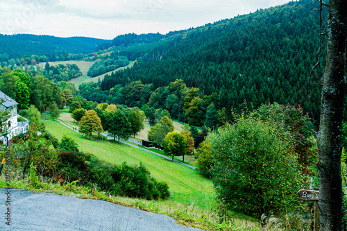  Sauerland Landschaft mit Bergen 