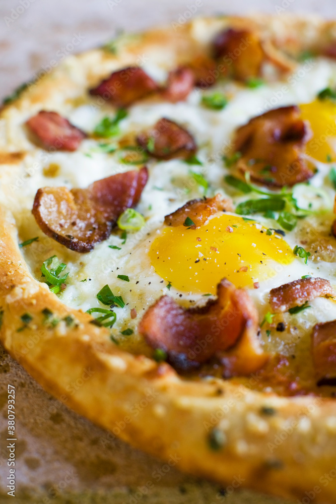 Breakfast Pizza with Bacon and Egg Breakfast Pizza with Bacon and Egg