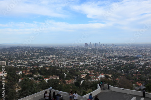  Tourists see downtown Los Angeles skyline from the Terrace of Griffith Observatory  Los Angeles  in California  USA