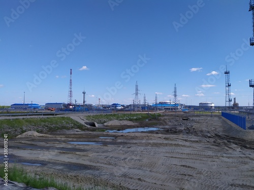 site with cranes