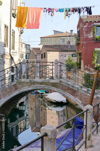 Romantic pics of secret side of Venicewhere tourists usually don't visit