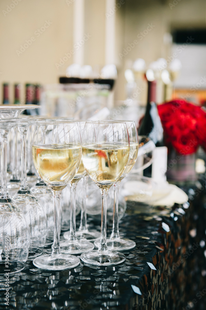 Catering bar with pre poured wine glasses Catering bar with pre poured wine glasses