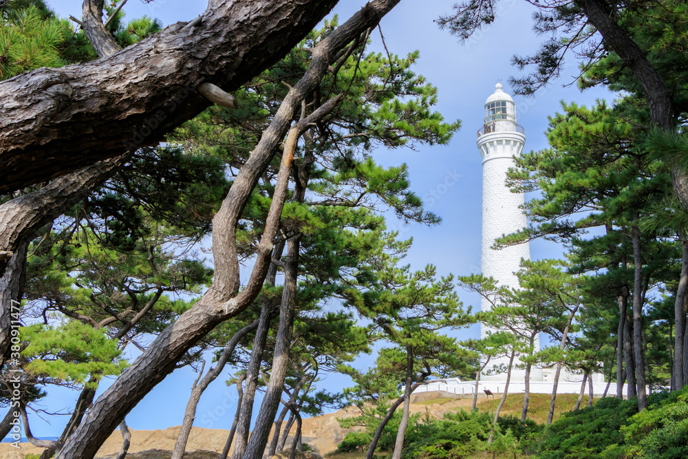 Fototapeta premium 出雲日御碕灯台 島根県出雲市 Izumohinomisaki Lighthouse Shimane-ken Izumo city