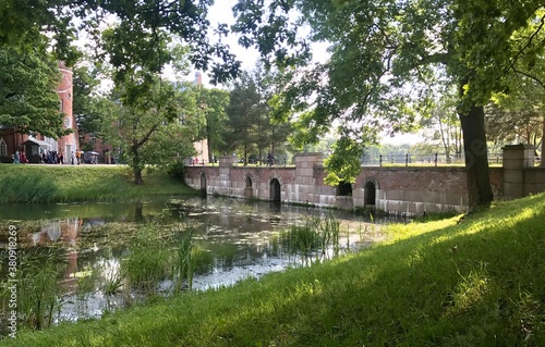 Wallpaper Mural castle in the park Torontodigital.ca