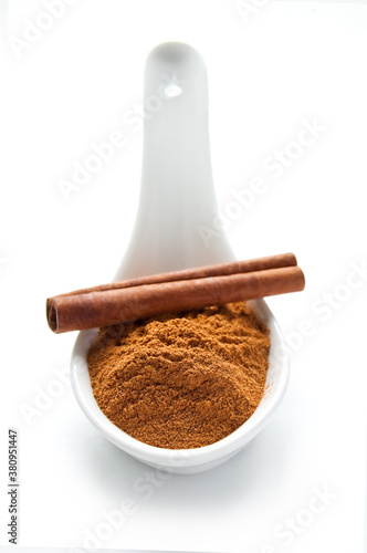 Cinnamon sticks and powder