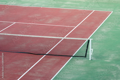 Campo de tenis com piso sitético, sem tenistas © ajcsm