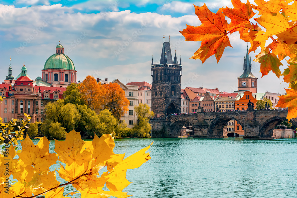 Prague cityscape and Charles bridge over Vltava river in autumn, Czech Republic - obrazy, fototapety, plakaty 