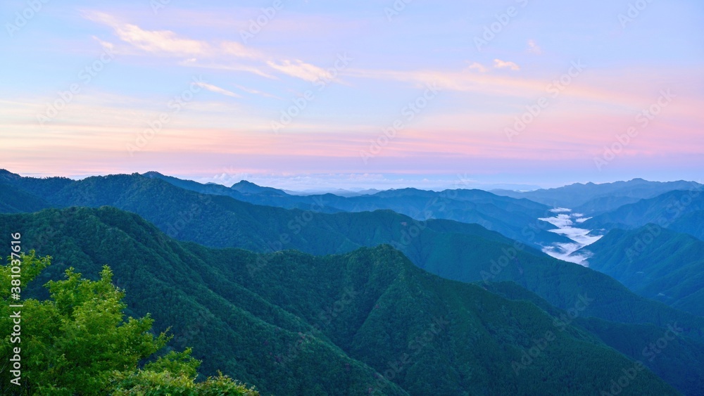 大台ヶ原で見た雲海と朝焼けの情景＠奈良